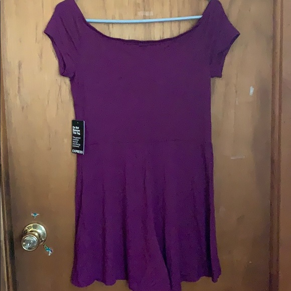 Express- burgundy romper- NWT - Picture 3 of 3